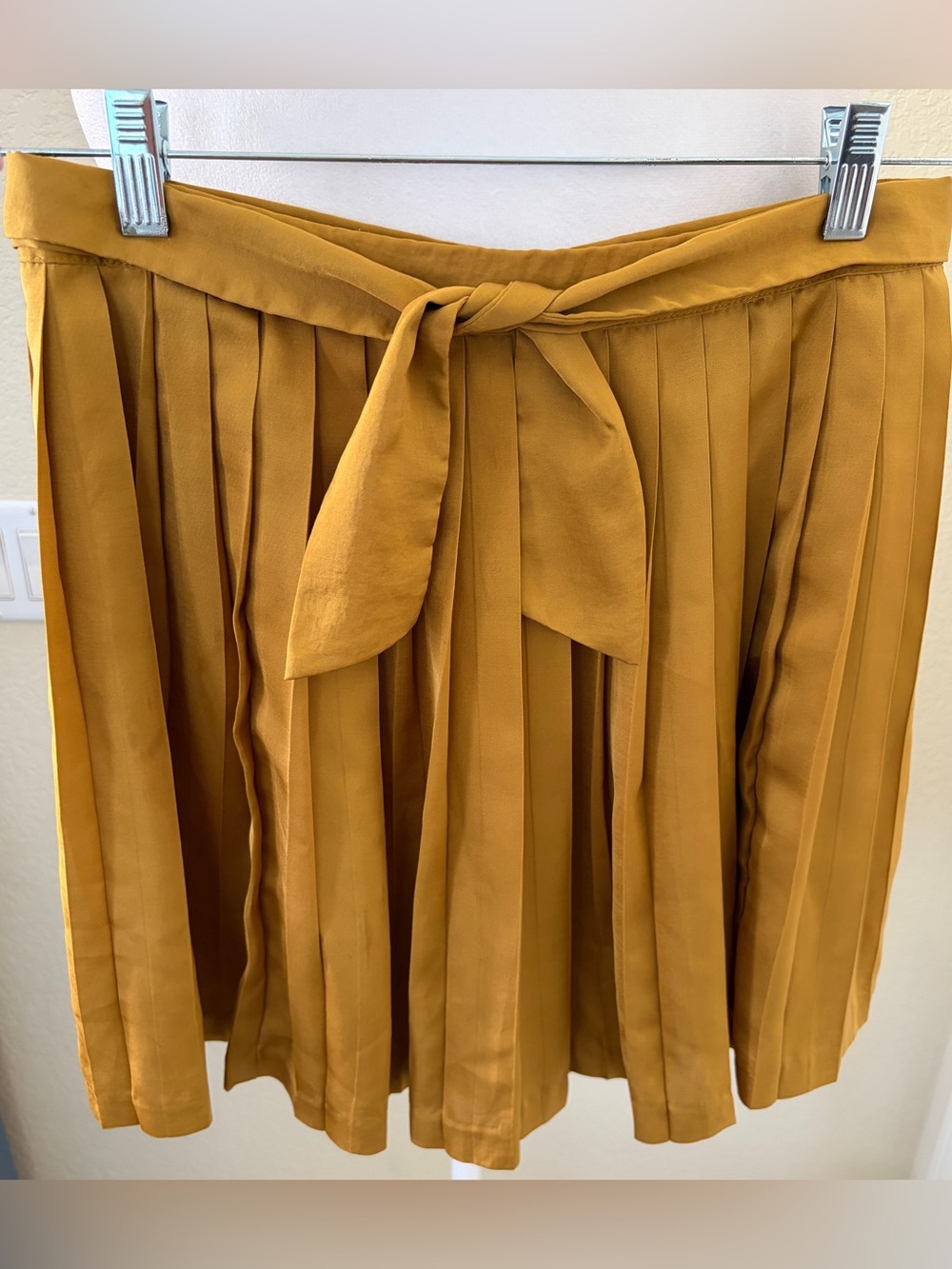 Gap Women’s Pleated Tie-Waist Skirt in Mustard